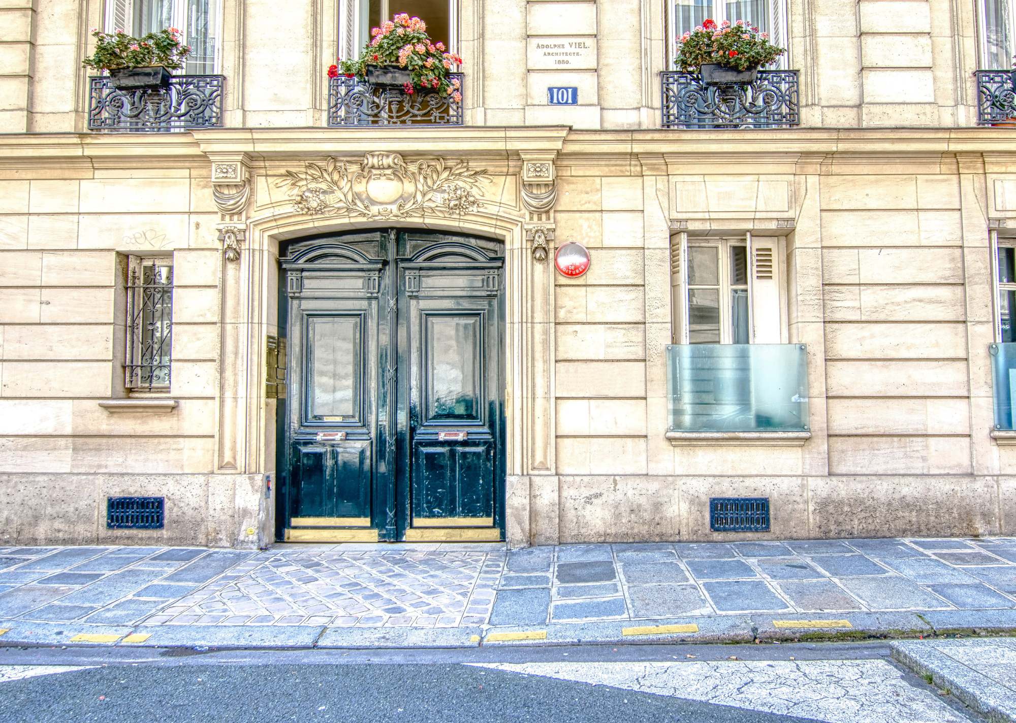 Photo de la porte d entree du centre villier batignolles - le centre | Centre Villiers Batignolles Paris